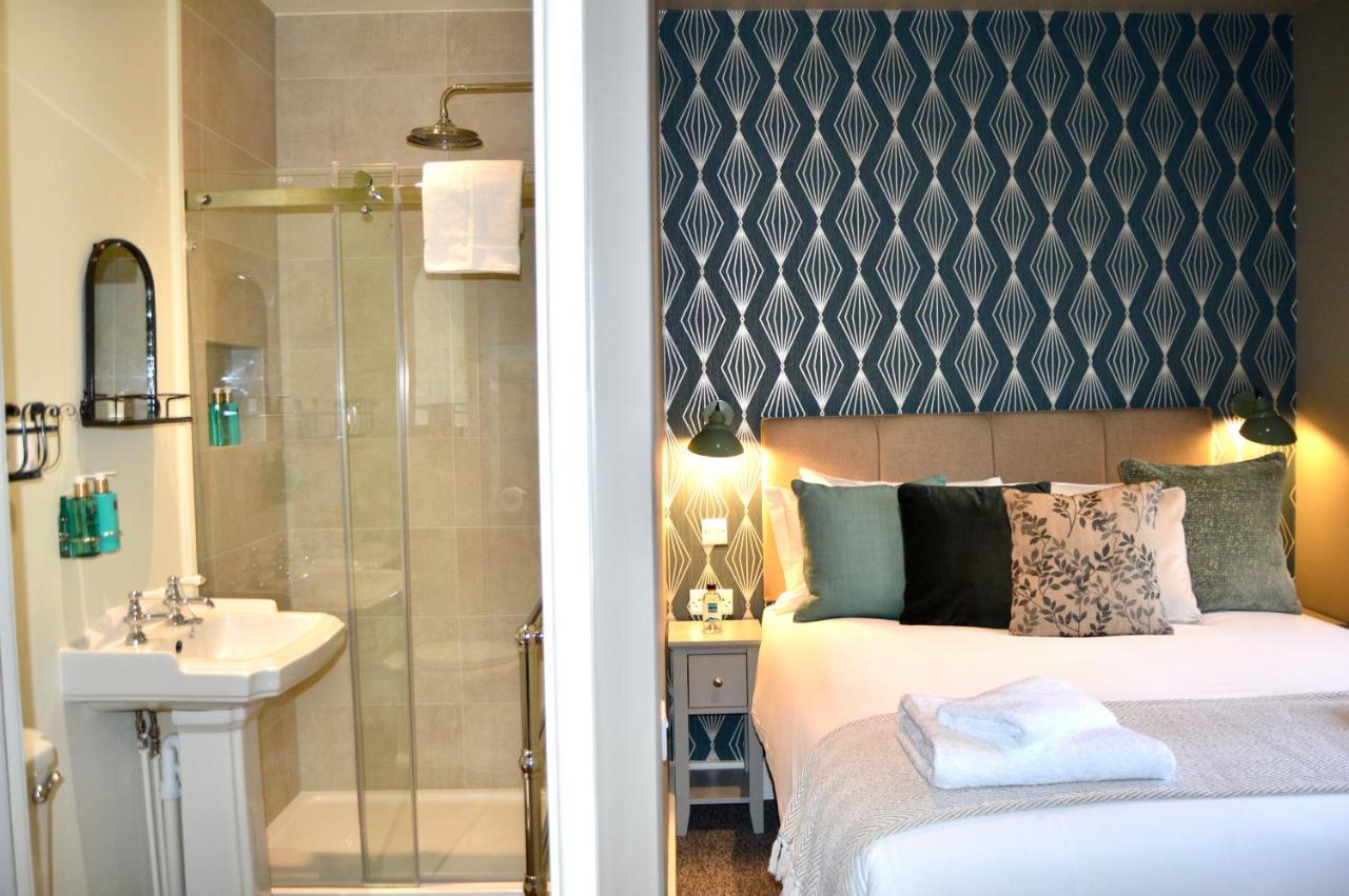The Nest Hotel & Restaurant Питърсфилд Екстериор снимка